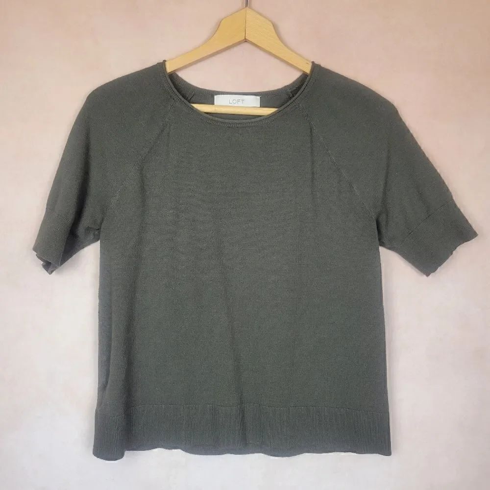 Loft Dark Green Short Sleeve Knit Top Size Large